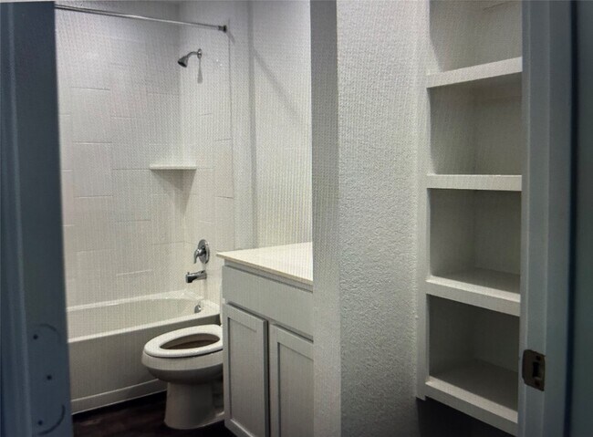 Building Photo - 1123 Sommerville Dr