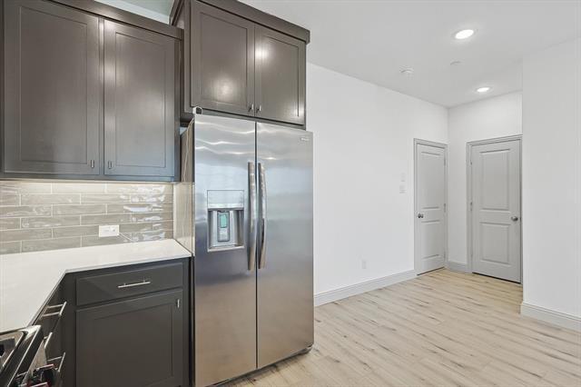 Building Photo - 517 Parkside Dr