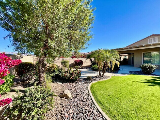 Building Photo - 81952 Avenida Bienvenida