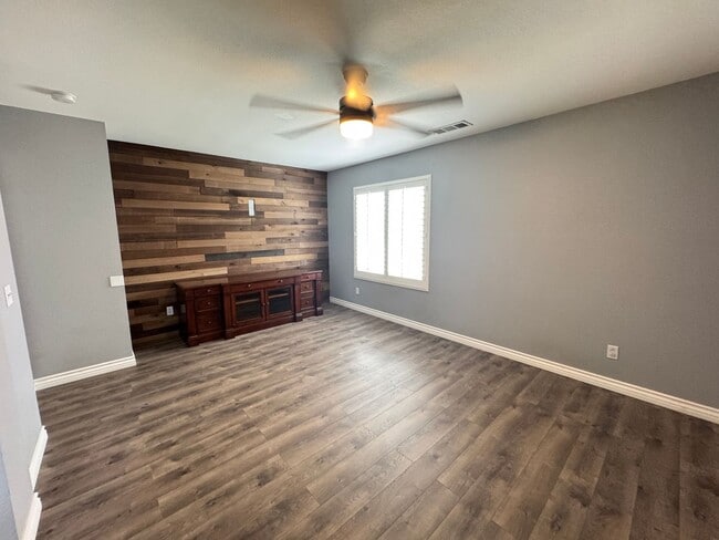 Building Photo - Calling All Military Families!!!Beautiful ...