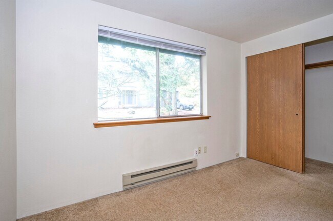 Building Photo - Spacious 3 Bedroom Home in Bremerton!