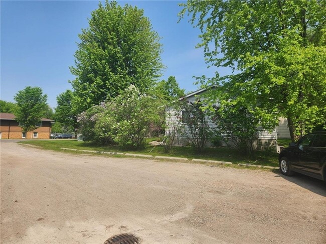 Building Photo - 255 6th Ave NE