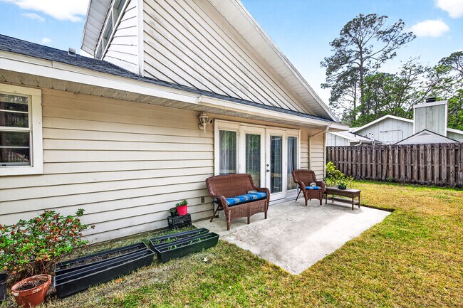 Building Photo - 4604 NW 44th Pl