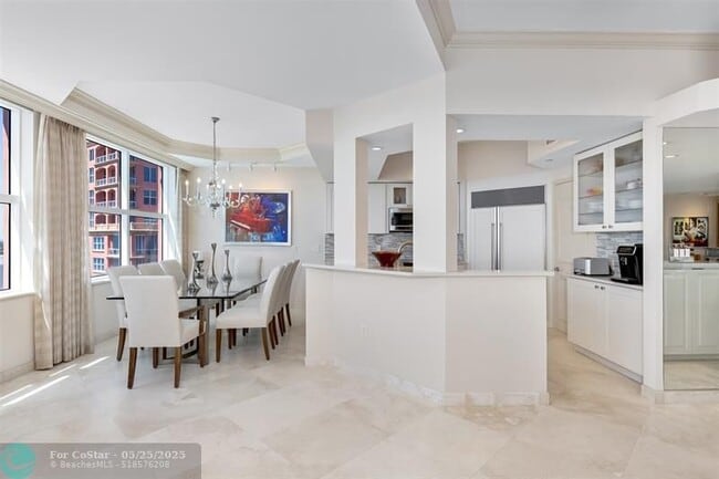 Building Photo - 2110 N Ocean Blvd