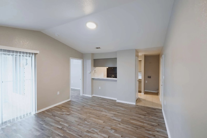Building Photo - 390 Shady Ln Dr