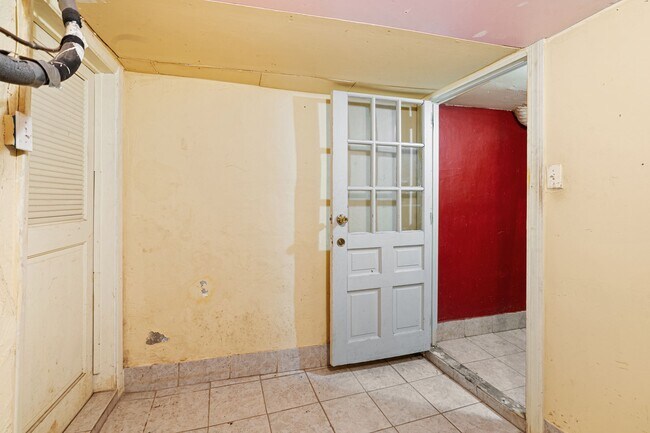 Building Photo - 3229 Almond St