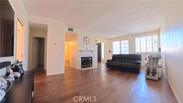 Building Photo - 415 E Bougainvillea Ln