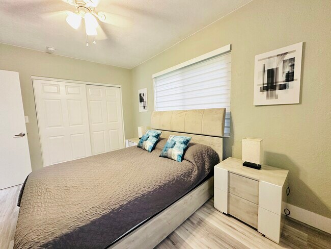 Building Photo - 210 NW 126th St