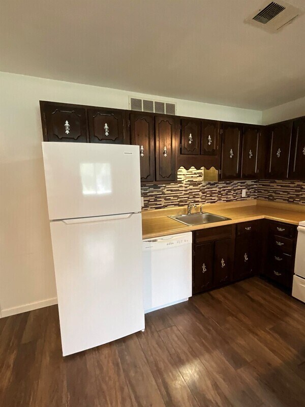 Building Photo - 435 Ponderosa Ave