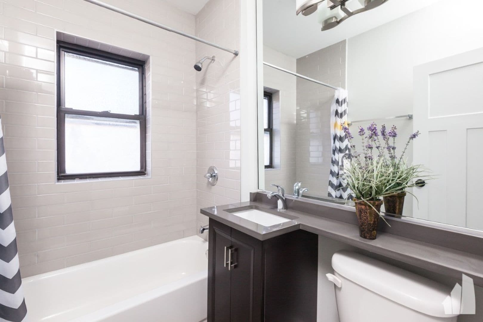 Building Photo - 705 W Brompton Ave