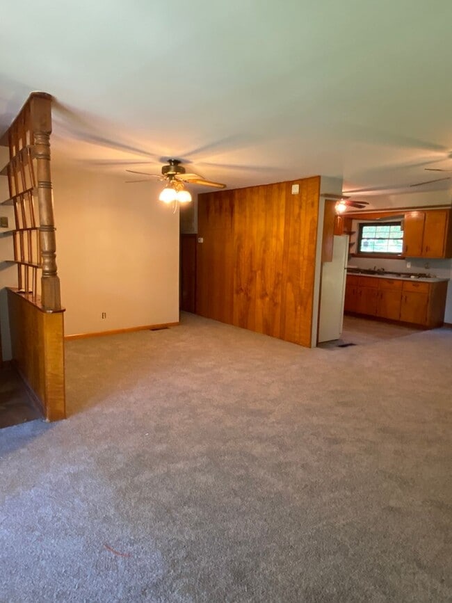 Building Photo - Country Living! Cute 2 bedroom 1 bath home...