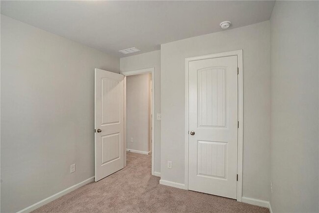 Building Photo - 3170 Washburn St SE