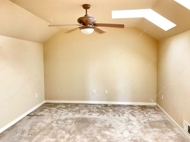 Building Photo - 3-Bedroom Home with RV Parking