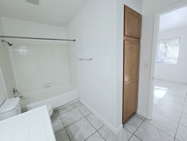 Building Photo - 9433 Valencia Canyon Dr