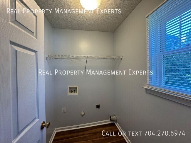 Building Photo - 507 Brookwood St