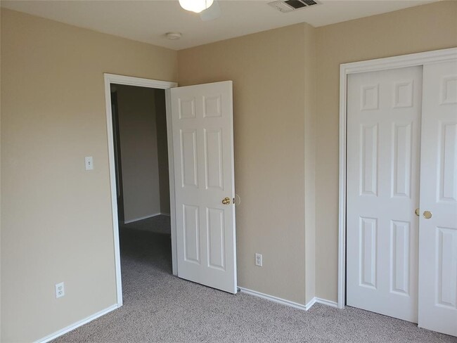 Building Photo - 13704 Harris Ridge Blvd