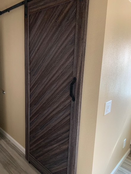 Building Photo - 2817 S Center St