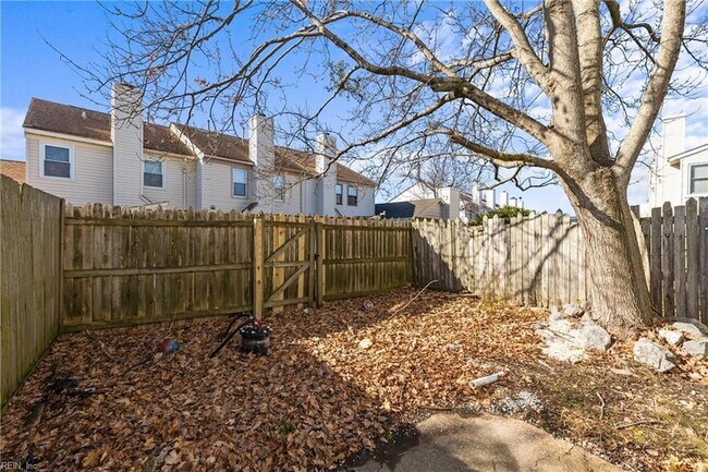 Building Photo - 1619 Slidell Ln