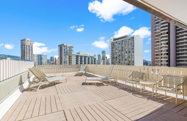 Building Photo - 425 Ena Rd