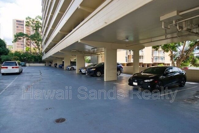 Building Photo - 1040 Kinau St