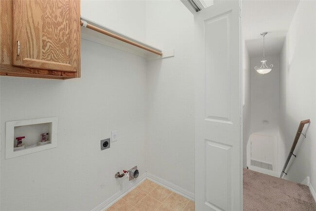 Building Photo - 8518 Cahill Dr