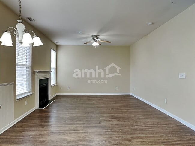 Building Photo - 5104 Mabe Dr