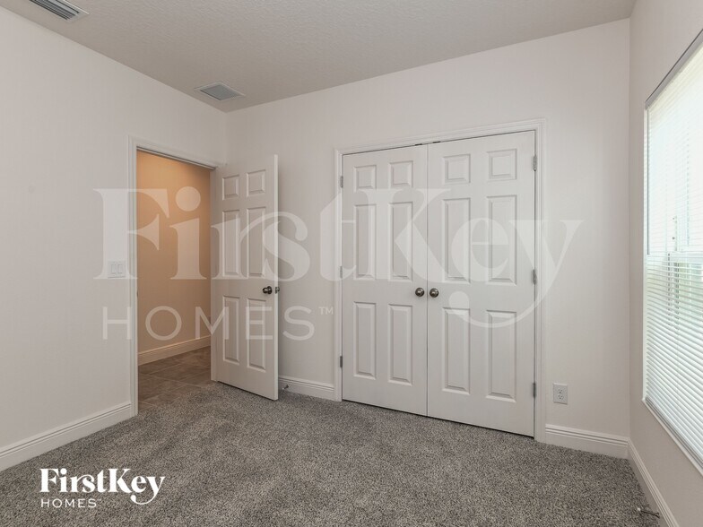 Building Photo - 705 Blackstone St