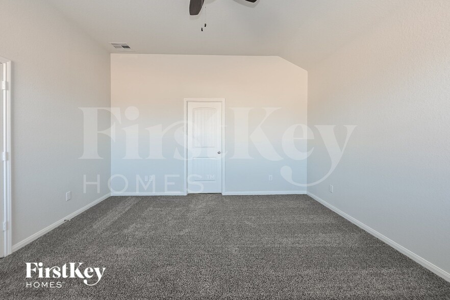 Building Photo - 26211 Cooperstown Wy