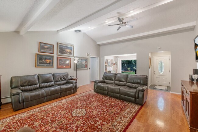 Building Photo - Rare Home on Creek Front Property!