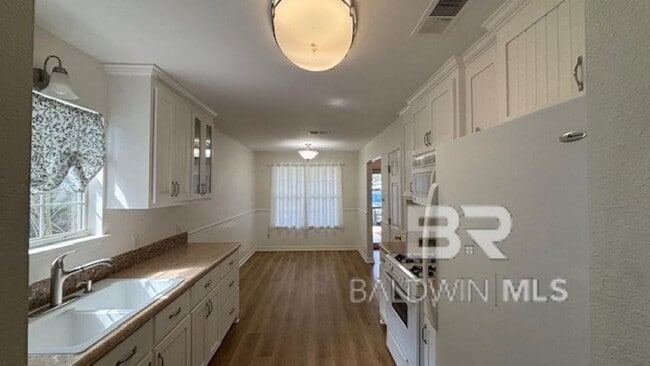 Building Photo - 508 Westchase Ct N