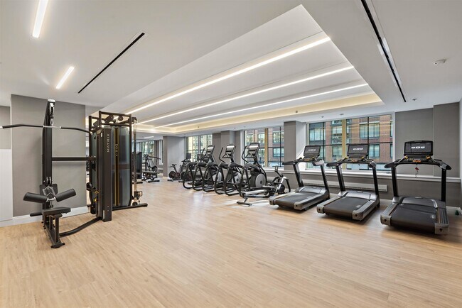 Building Photo - 1000 Maxwell Ln