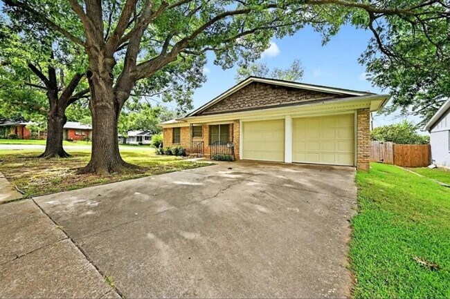 Building Photo - Charming 3BR House in Sherman