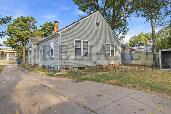 Building Photo - 224 1/2 North Minnesota Avenue