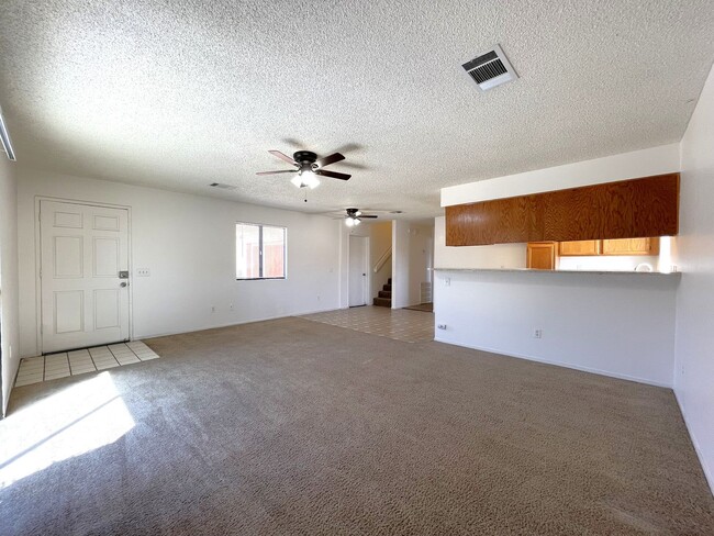Building Photo - AVAILABLE NOW!! 2 Bedroom 2 Bathroom Condo...