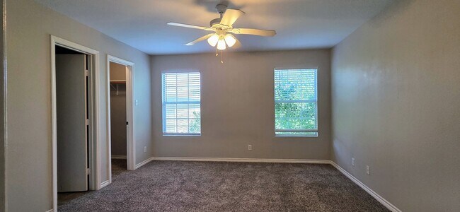 Building Photo - Kingsbury Townhome Northwest Medical Cente...