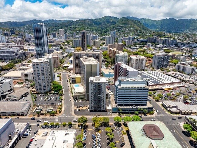 Building Photo - Coty Tower 703