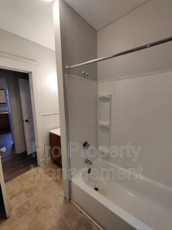 Building Photo - 1644 Chapel St