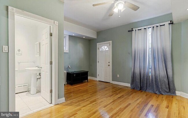 Building Photo - 220 S 53rd St