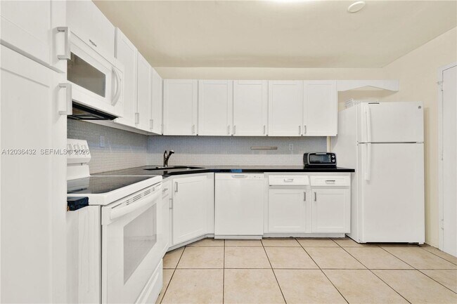 Building Photo - 2750 NE 183rd St