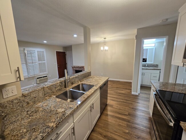 Building Photo - Remodeled 2 Bedroom 2 Bath Condo - Normal ...