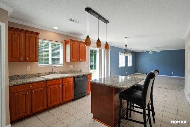 Building Photo - Charming 4BR House in Whitsett