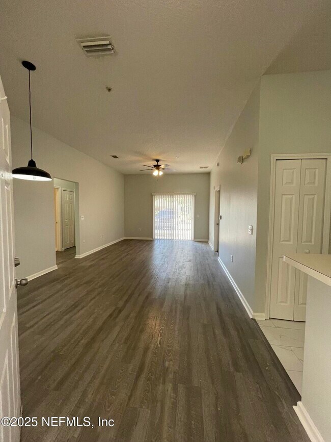 Building Photo - 6057 Maggies Cir