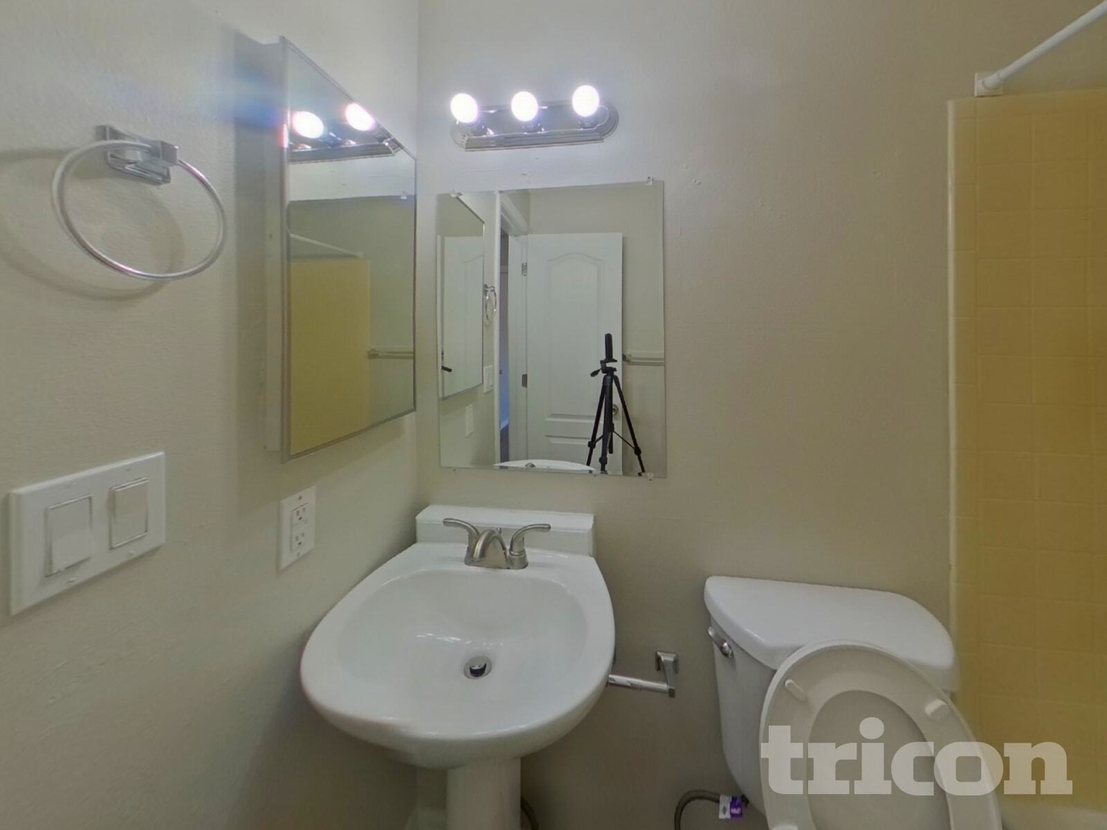 Building Photo - 3340 Bridgewater Dr