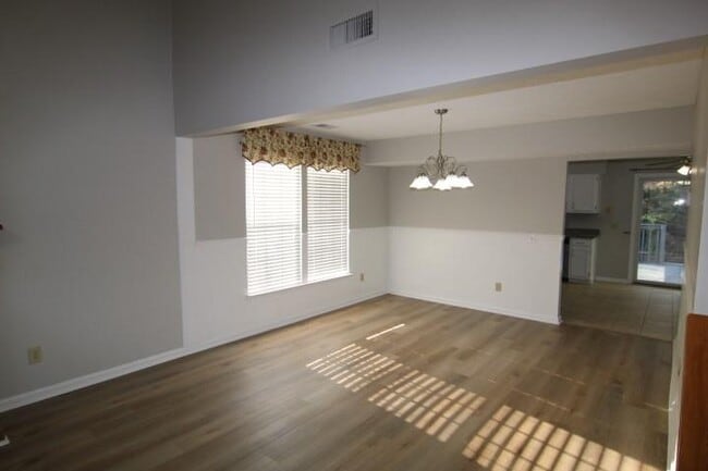 Building Photo - 175 Douglas Fir Ct