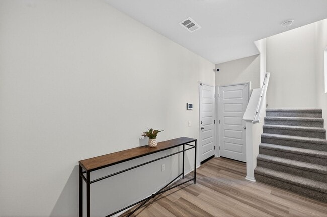 Building Photo - 40379 Melrose Dr