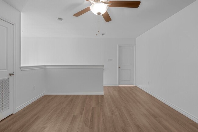 Building Photo - 9916 Bijan Dr