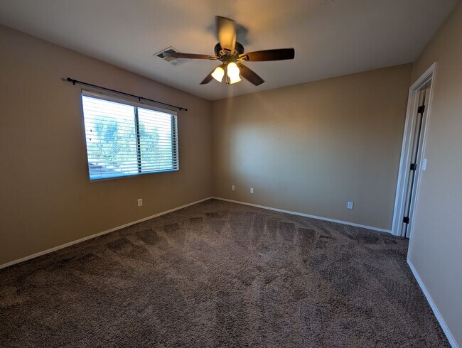 Building Photo - 4 Bedroom 2.5 Bathroom Gate Copper Canyon ...