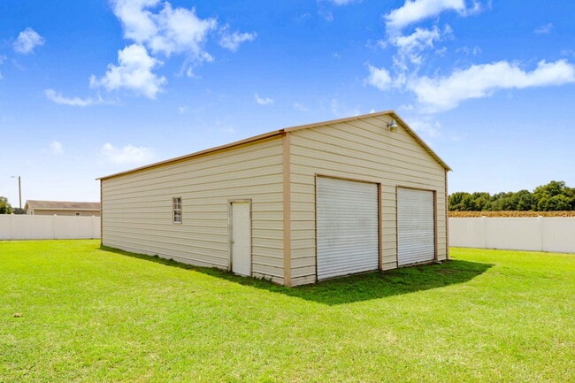 Building Photo - *DETACHED GARAGE/WORKSHOP!* Gorgeous home on HUGE acre lot in Princeton