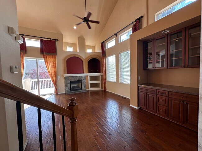 Building Photo - 2-Story in Pinecreek