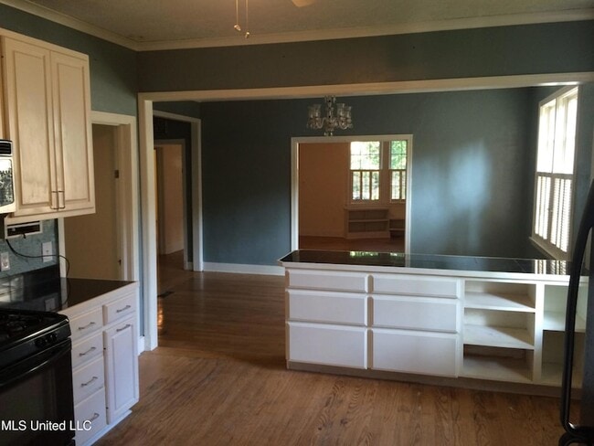 Building Photo - 4056 Redwing Ave